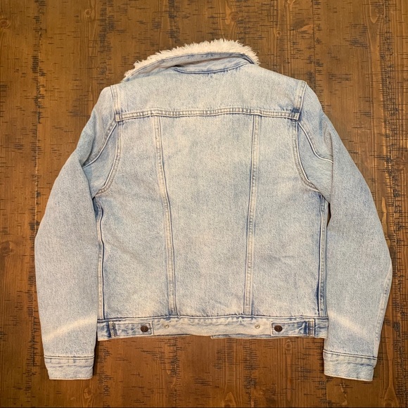 LEVIS WOMENS DENIM SHERPA JACKET - Picture 2 of 3